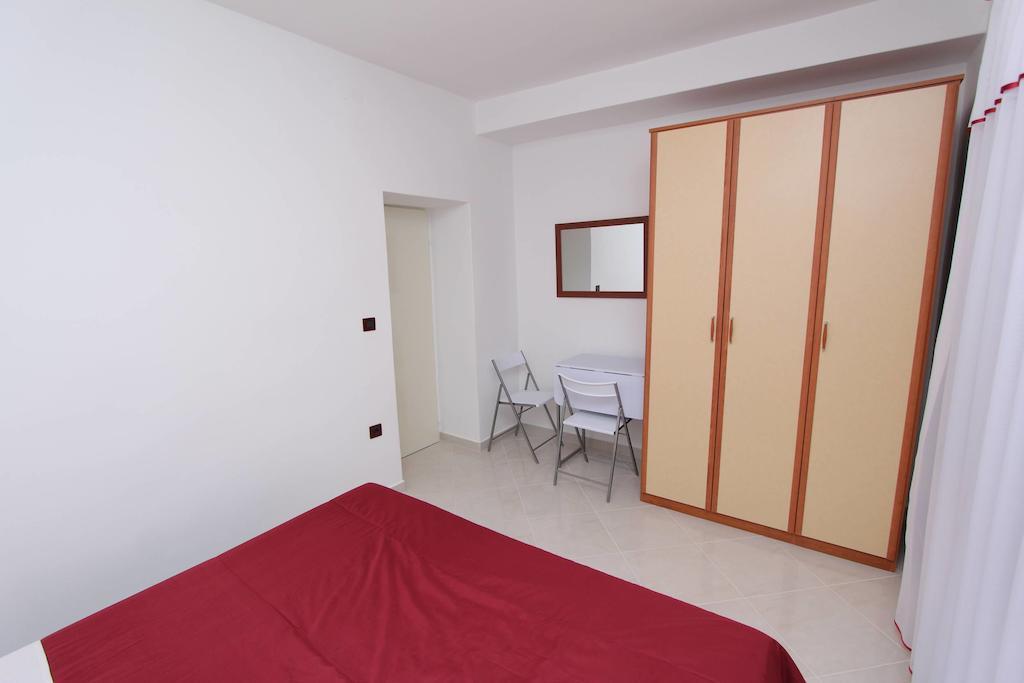 Apartments Luna Rovinj Zimmer foto